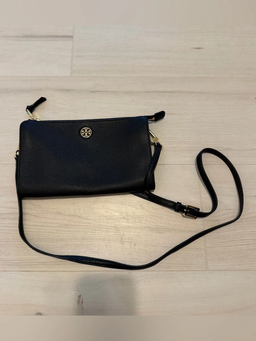 Tory Burch Black Pebbled Leather Wallet Crossbody New